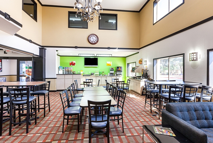 Imagen del bar/restaurante del Hotel Quality Inn and Suites Seaworld North. Foto 3