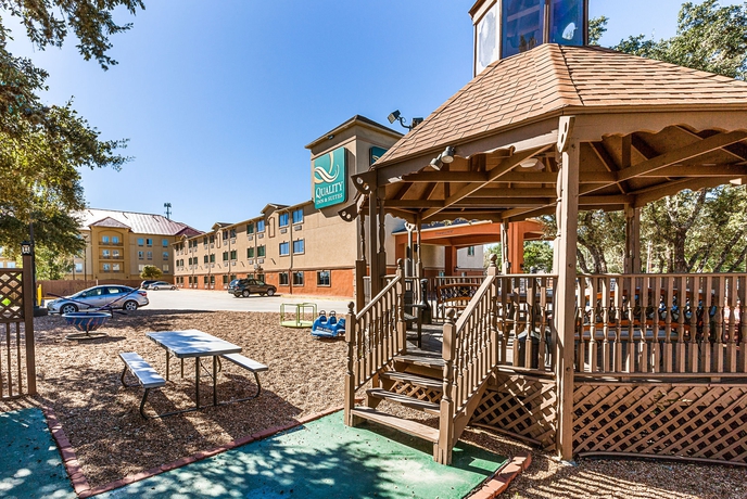 Imagen de los exteriores del Hotel Quality Inn and Suites Seaworld North. Foto 7
