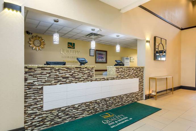 Imagen de los interiores del Hotel Quality Inn and Suites, Sellersburg. Foto 19