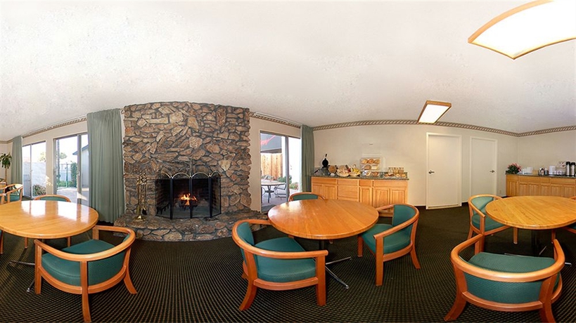 Imagen del bar/restaurante del Hotel Quality Inn and Suites Silicon Valley. Foto 3