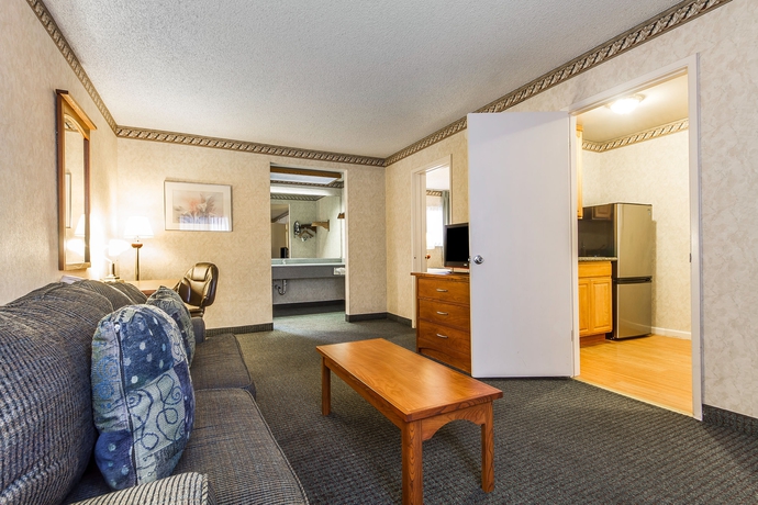 Imagen de los interiores del Hotel Quality Inn and Suites Silicon Valley. Foto 16