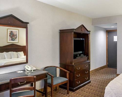 Imagen de la habitación del Hotel Quality Inn and Suites Skyways. Foto 11