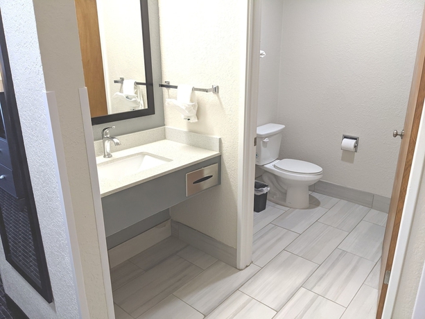 Imagen de la habitación del Hotel Quality Inn and Suites South San Jose / Morgan Hill. Foto 13