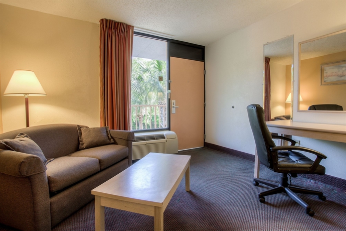 Imagen de los interiores del Hotel Quality Inn and Suites St Augustine Beach Area. Foto 15