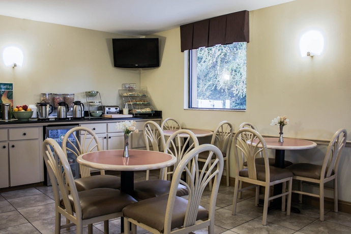 Imagen del bar/restaurante del Hotel Quality Inn and Suites St Augustine Beach Area. Foto 7