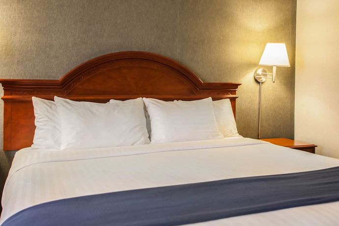 Imagen de la habitación del Hotel Quality Inn and Suites St Charles - West Chicago. Foto 5