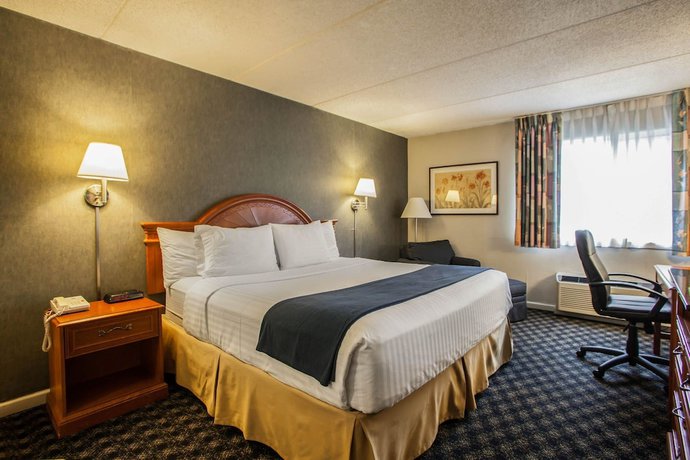 Imagen de la habitación del Hotel Quality Inn and Suites St Charles - West Chicago. Foto 8