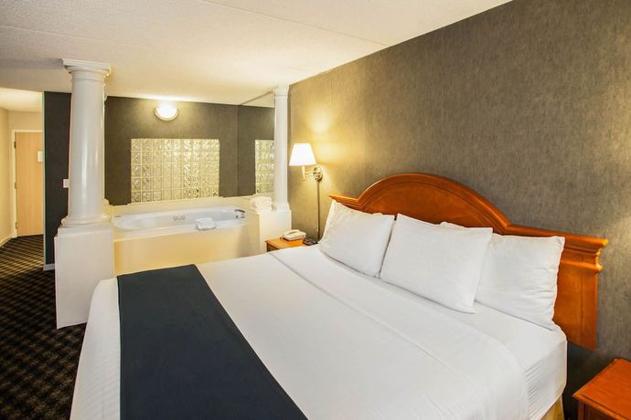 Imagen de la habitación del Hotel Quality Inn and Suites St Charles - West Chicago. Foto 14