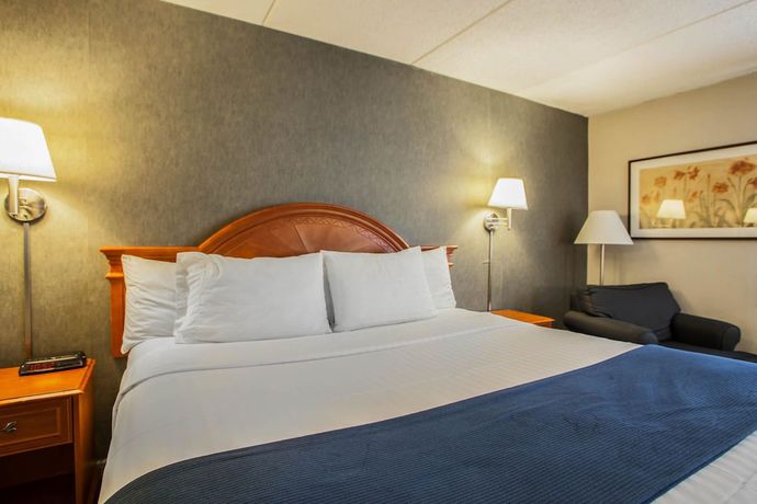 Imagen de la habitación del Hotel Quality Inn and Suites St Charles - West Chicago. Foto 15