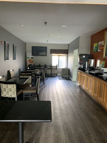 Imagen del bar/restaurante del Hotel Quality Inn and Suites, Stafford. Foto 4
