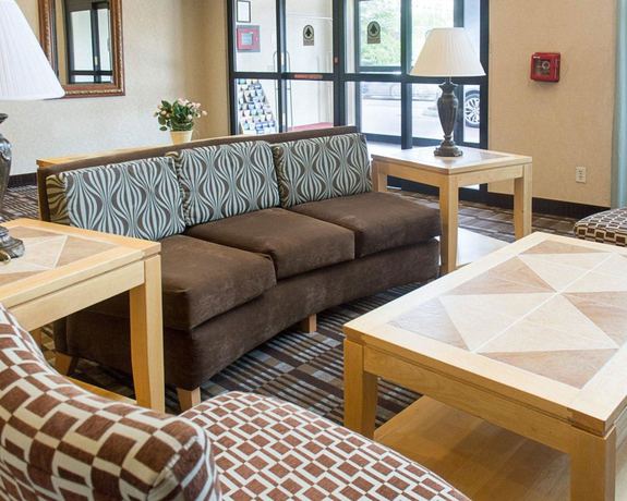 Imagen de los interiores del Hotel Quality Inn and Suites, Stafford. Foto 19