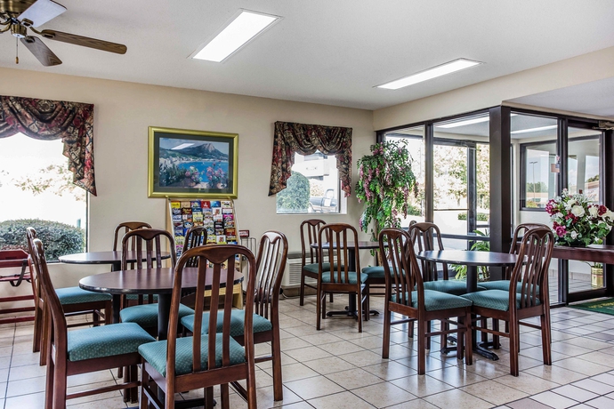 Imagen del bar/restaurante del Hotel Quality Inn and Suites Stockbridge Atlanta South I-75. Foto 5