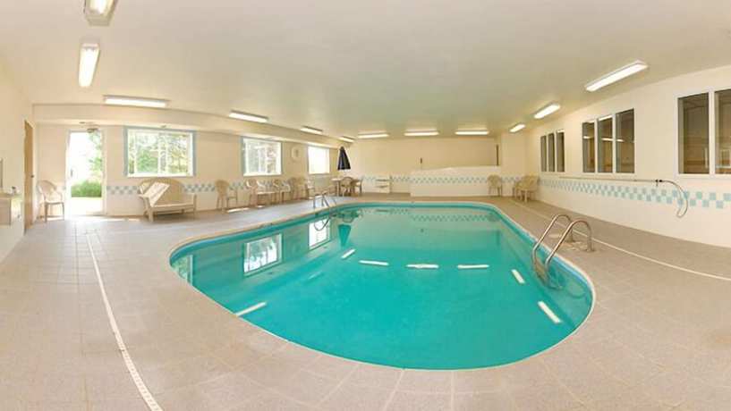 Imagen de la piscina del Hotel Quality Inn and Suites, Sturgeon Bay. Foto 14