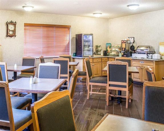 Imagen del bar/restaurante del Hotel Quality Inn and Suites, Sturgeon Bay. Foto 5