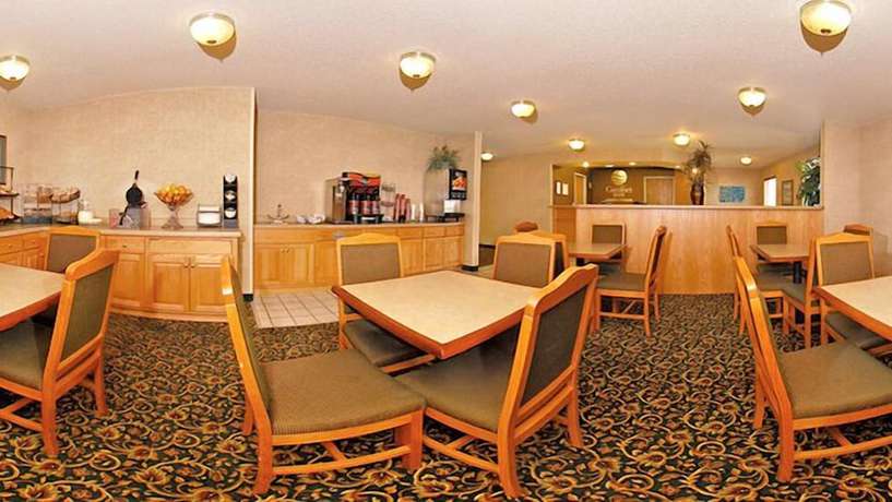 Imagen del bar/restaurante del Hotel Quality Inn and Suites, Sturgeon Bay. Foto 8