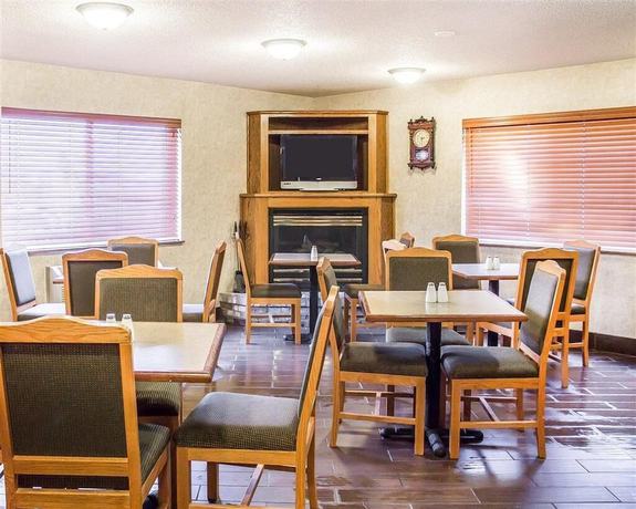 Imagen del bar/restaurante del Hotel Quality Inn and Suites, Sturgeon Bay. Foto 9