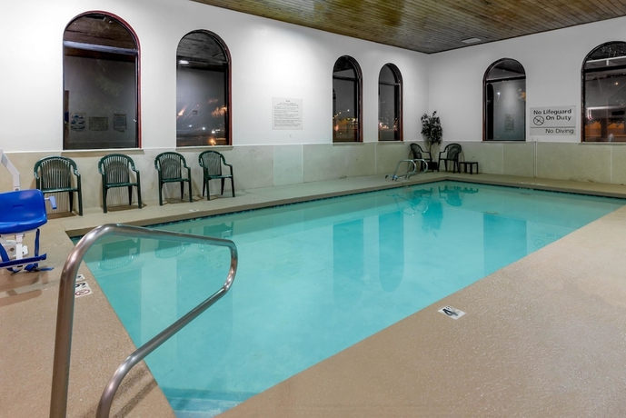 Imagen de la piscina del Hotel Quality Inn and Suites Sunport Airport Albuquerque. Foto 18