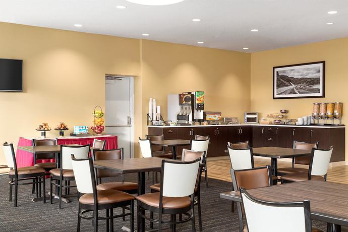 Imagen del bar/restaurante del Hotel Quality Inn and Suites, Sydney. Foto 4