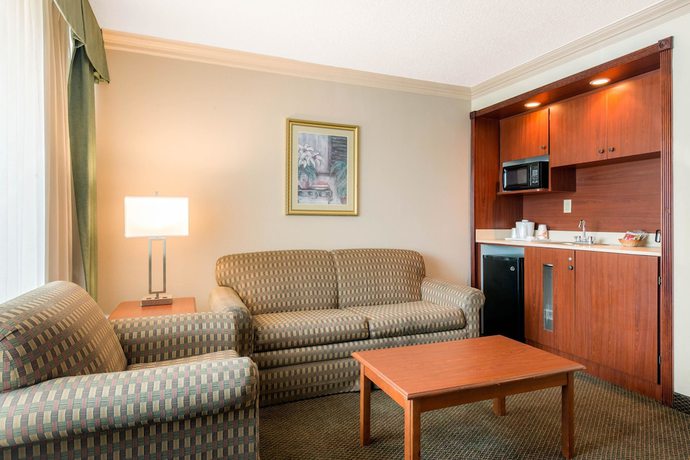 Imagen de la habitación del Hotel Quality Inn and Suites Tarpon Springs South. Foto 17