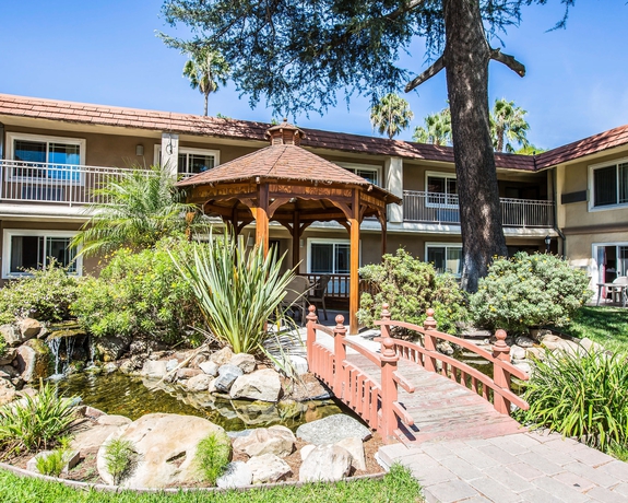 Imagen de los exteriores del Hotel Quality Inn and Suites Thousand Oaks - Us101. Foto 11