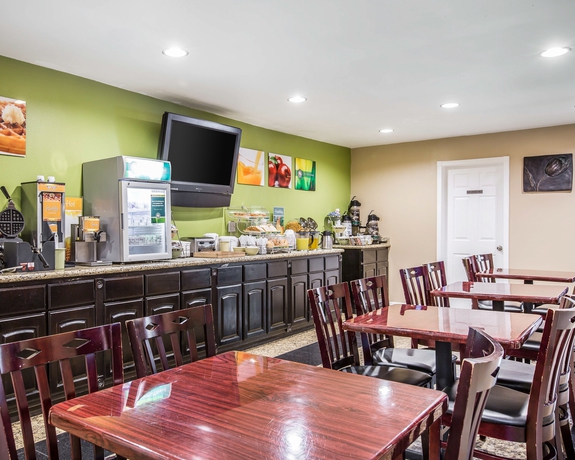 Imagen del bar/restaurante del Hotel Quality Inn and Suites Thousand Oaks - Us101. Foto 5