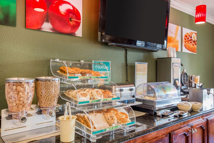 Imagen del bar/restaurante del Hotel Quality Inn and Suites, Tulare. Foto 4