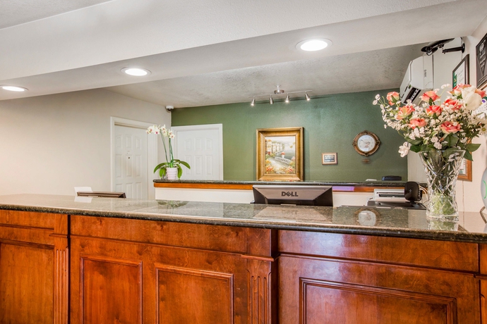 Imagen de los interiores del Hotel Quality Inn and Suites, Tulare. Foto 15