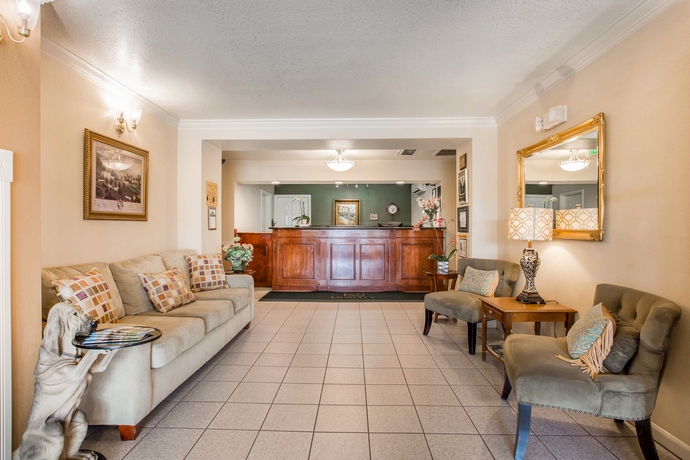 Imagen de los interiores del Hotel Quality Inn and Suites, Tulare. Foto 16