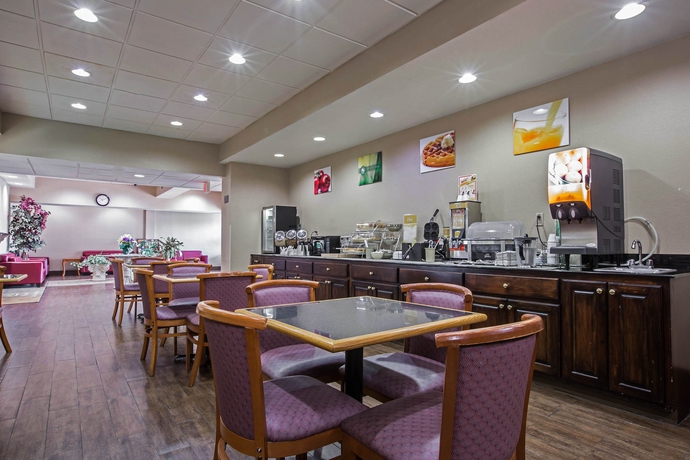 Imagen del bar/restaurante del Hotel Quality Inn and Suites Union City - Atlanta South. Foto 2