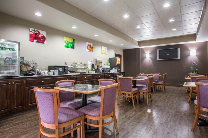 Imagen del bar/restaurante del Hotel Quality Inn and Suites Union City - Atlanta South. Foto 3