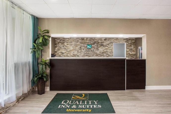 Imagen de los interiores del Hotel Quality Inn and Suites University Area. Foto 13