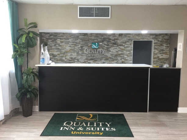 Imagen de los interiores del Hotel Quality Inn and Suites University Area. Foto 19