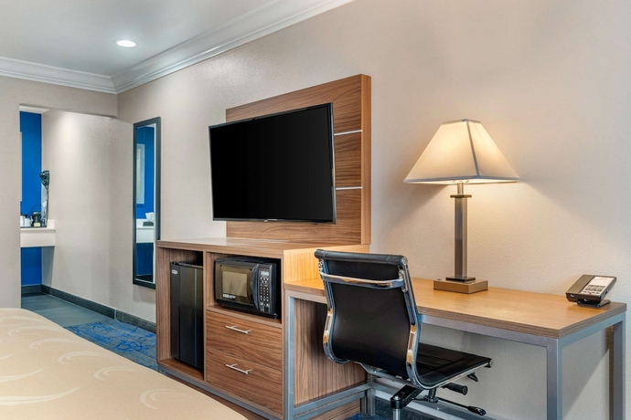 Imagen de la habitación del Hotel Quality Inn and Suites Vacaville. Foto 16