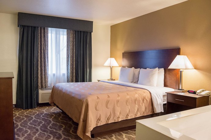 Imagen de la habitación del Hotel Quality Inn and Suites Vancouver North. Foto 6