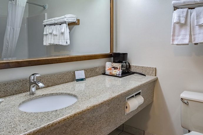 Imagen de la habitación del Hotel Quality Inn and Suites Vancouver North. Foto 11