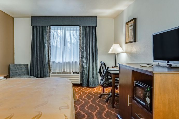 Imagen de la habitación del Hotel Quality Inn and Suites Vancouver North. Foto 16