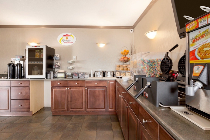 Imagen del bar/restaurante del Hotel Quality Inn and Suites, Vernon. Foto 4