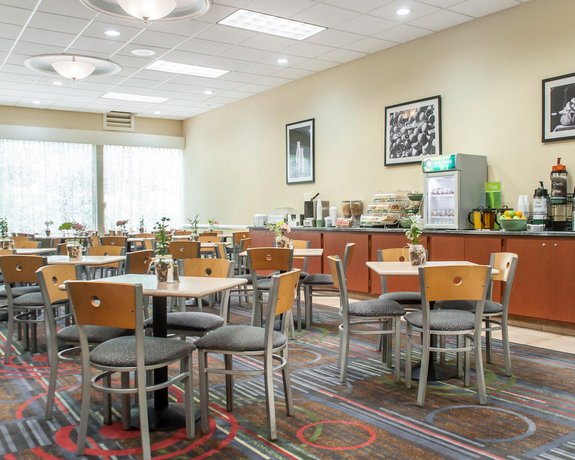 Imagen del bar/restaurante del Hotel Quality Inn and Suites Vestal Binghamton Near University. Foto 2