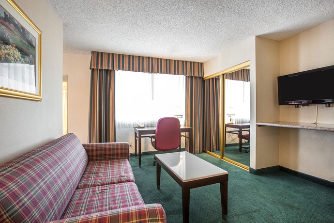 Imagen de los interiores del Hotel Quality Inn and Suites Walnut - City Of Industry. Foto 14