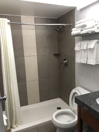 Imagen de la habitación del Hotel Quality Inn and Suites Watertown Fort Drum. Foto 5