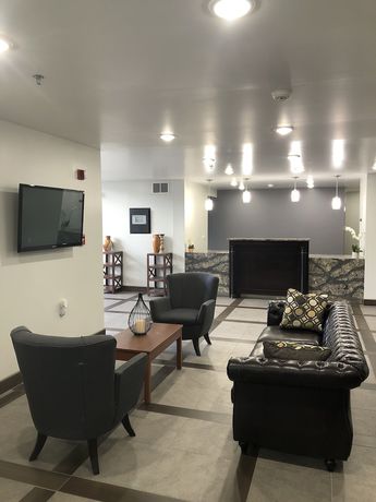 Imagen de los interiores del Hotel Quality Inn and Suites Watertown Fort Drum. Foto 19