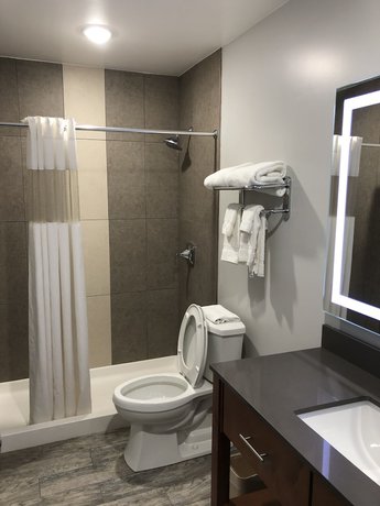 Imagen de la habitación del Hotel Quality Inn and Suites Watertown Fort Drum. Foto 9