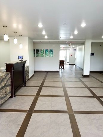 Imagen de los interiores del Hotel Quality Inn and Suites Watertown Fort Drum. Foto 20