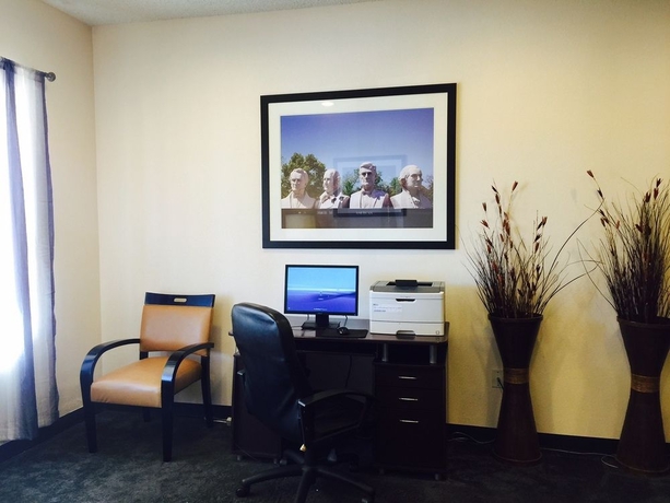 Imagen de los interiores del Hotel Quality Inn and Suites West Chase. Foto 16