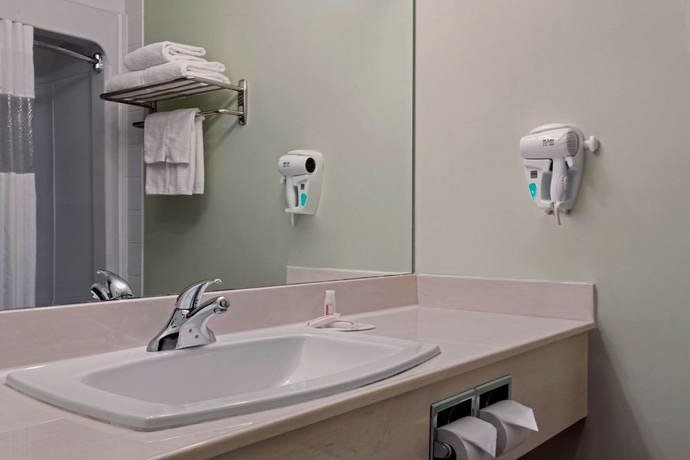 Imagen de la habitación del Hotel Quality Inn and Suites, Whitecourt. Foto 13