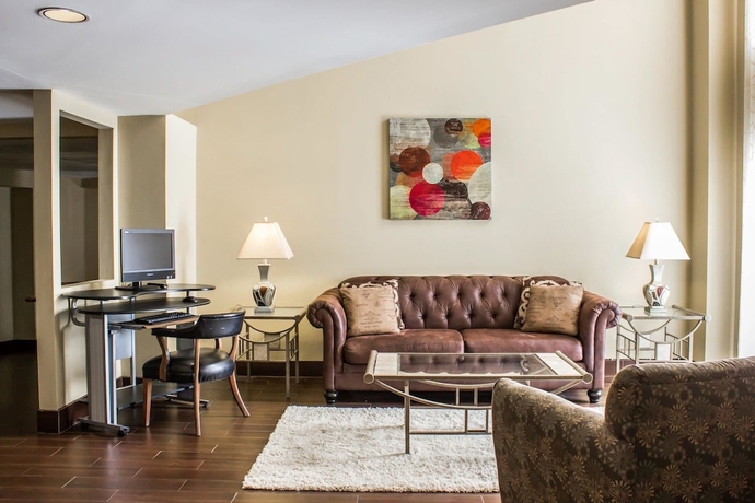 Imagen de los interiores del Hotel Quality Inn and Suites, Wilson. Foto 16