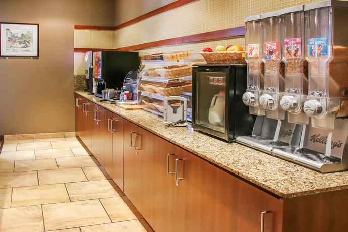 Imagen del bar/restaurante del Hotel Quality Inn and Suites Winnipeg. Foto 6