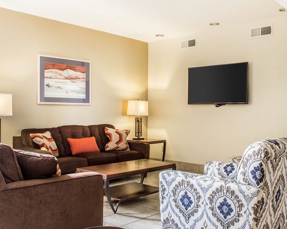 Imagen de los interiores del Hotel Quality Inn and Suites Yuma. Foto 16
