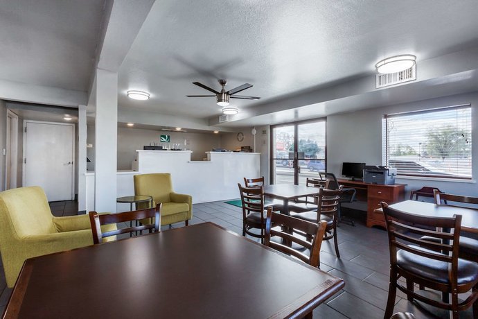 Imagen de los interiores del Hotel Quality Inn and Suites near Downtown Mesa. Foto 17