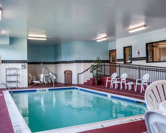 Imagen de la piscina del Hotel Quality Inn and Suites near St. Louis and I-255. Foto 18